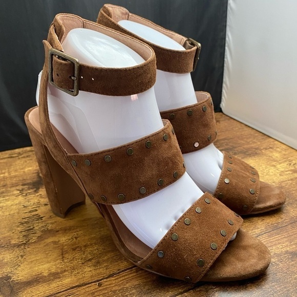 4 for $40 SALE! Madewell The Octavia Stud Suede Sandals, Cognac, Size 9 - Picture 1 of 12